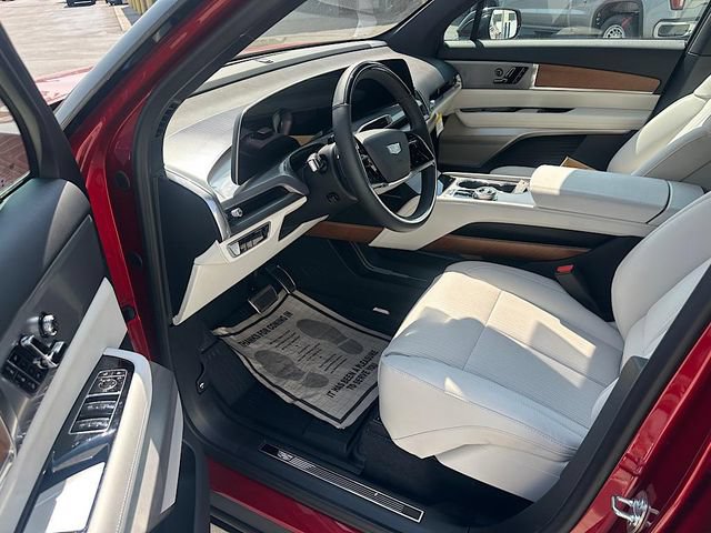 New 2026 Cadillac Vistiq Luxury w/ LPO, Floor Liner Package AWD/4WD image 9