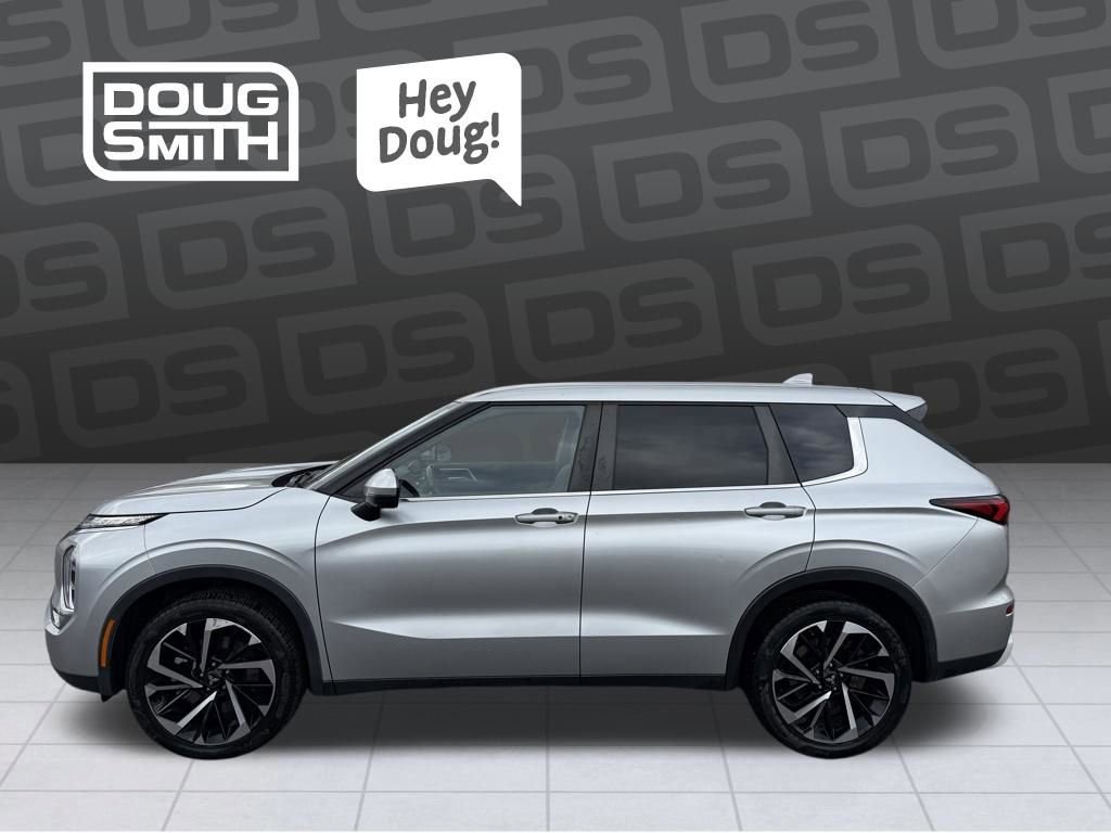 Used 2022 Mitsubishi Outlander SEL Black Edition image 2