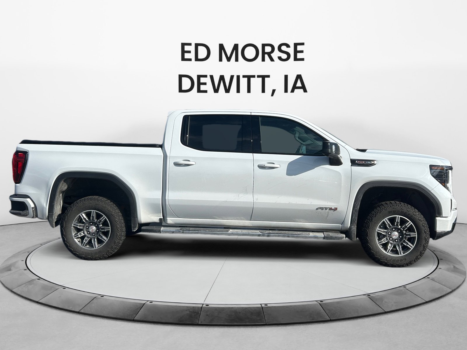 Used 2024 GMC Sierra 1500 AT4 w/ Technology Package image 6