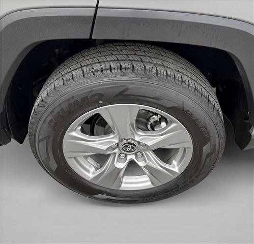 Used 2025 Toyota RAV4 XLE AWD/4WD image 9