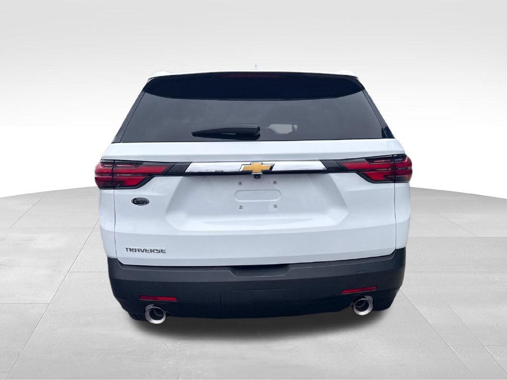 Used 2023 Chevrolet Traverse LS FWD image 4