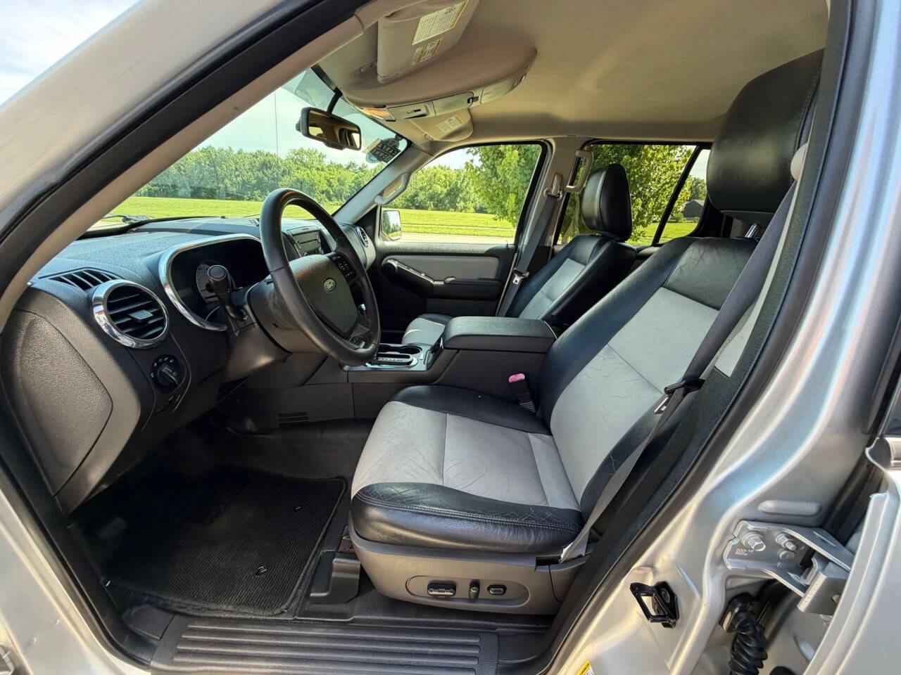 Used 2009 Ford Explorer Sport Trac Limited RWD image 10
