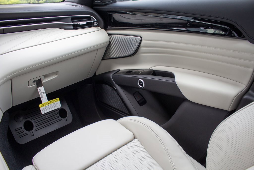 New 2025 Maserati Grecale GT image 21