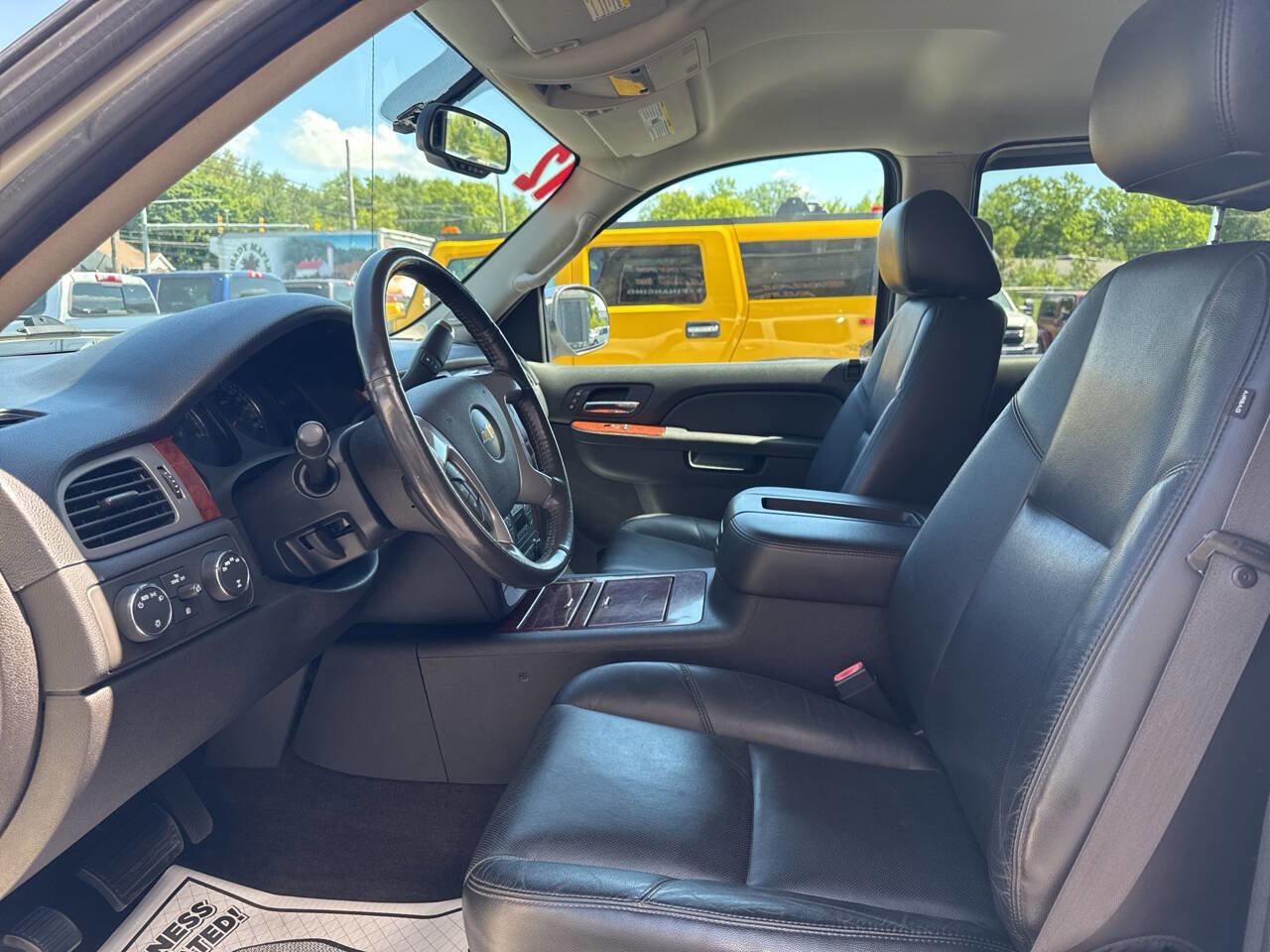 Used 2012 Chevrolet Avalanche LTZ AWD/4WD image 19