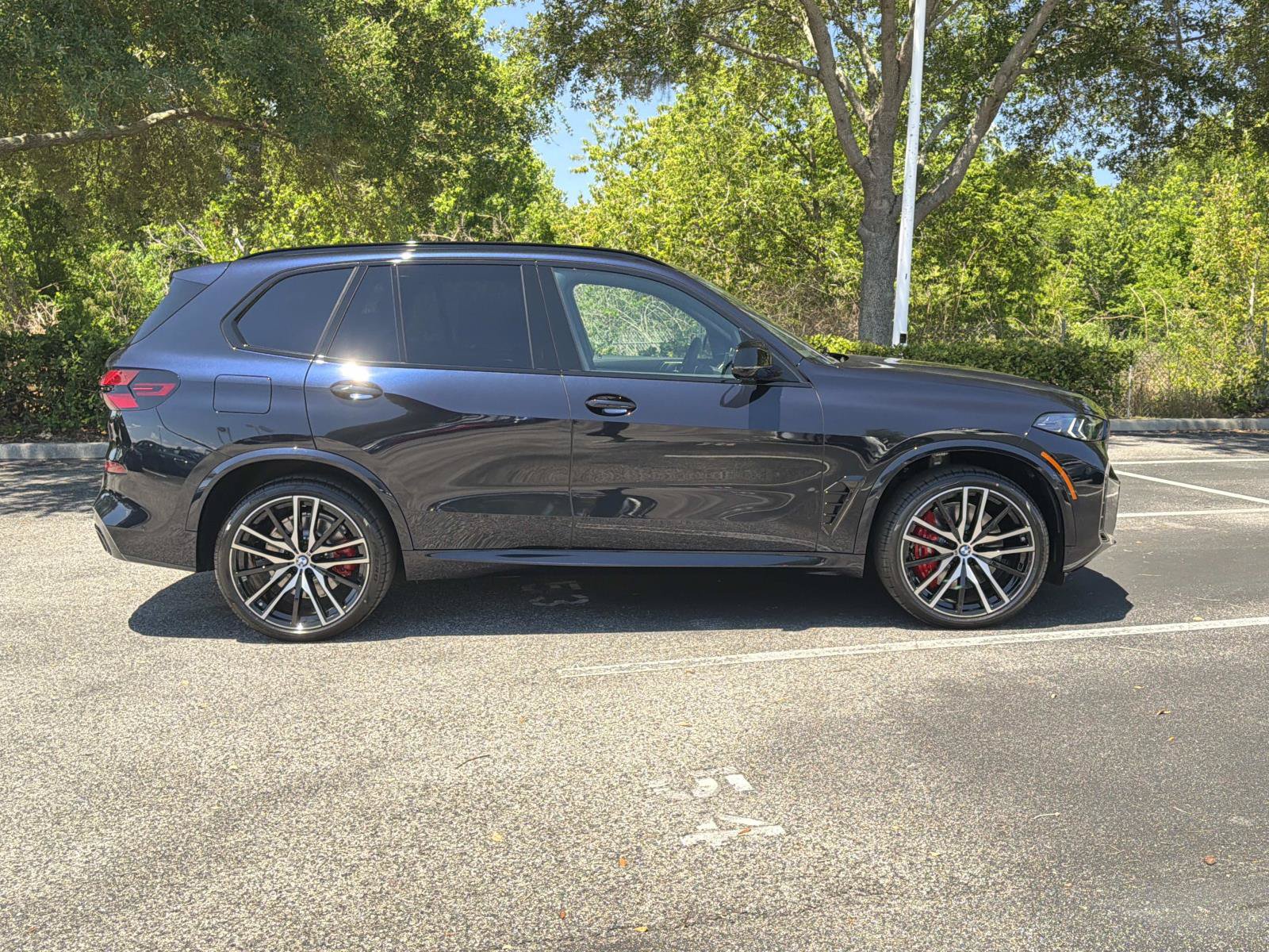 New 2026 BMW X5 M60i w/ Executive Package AWD/4WD image 3
