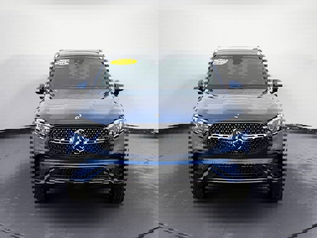 Used 2025 Mercedes-Benz GLC 350e 4MATIC image 13