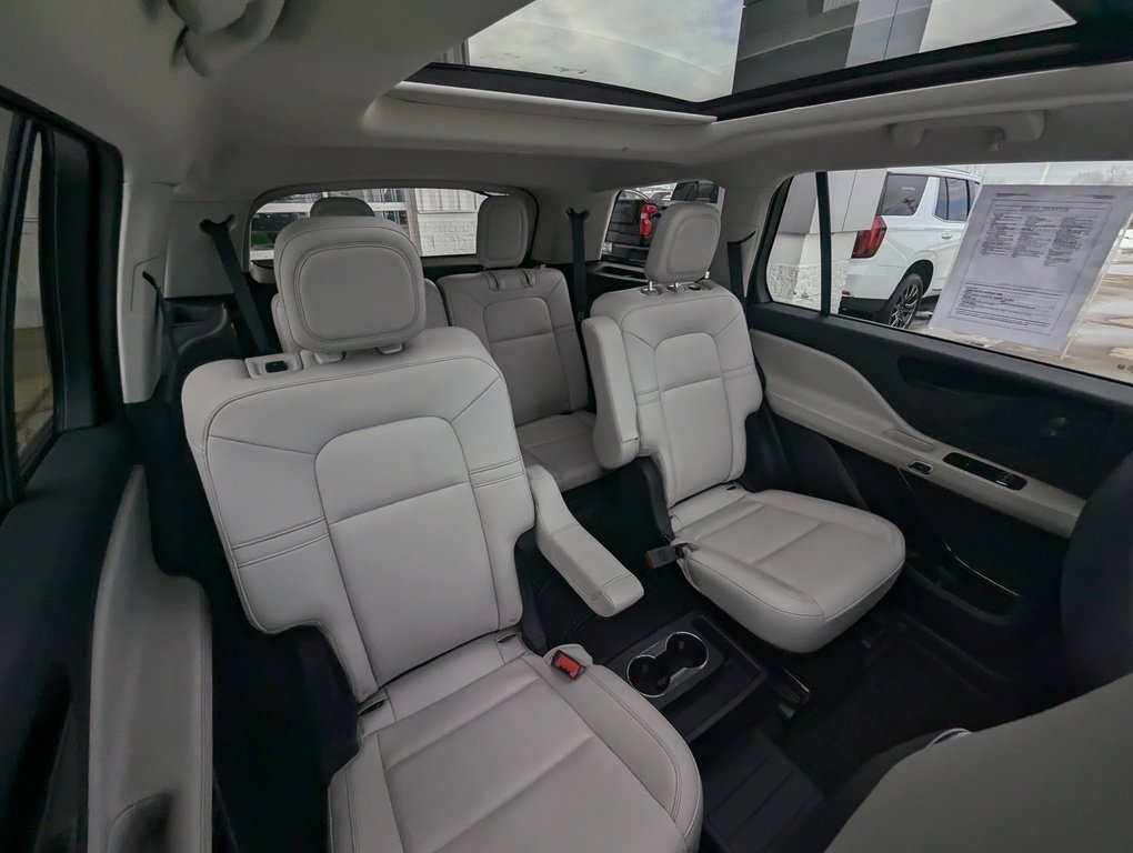 Used 2025 Lincoln Aviator AWD w/ Equipment Group 101A image 21