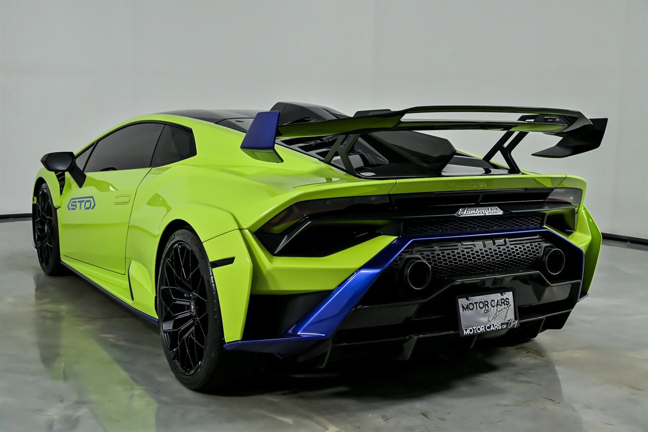 Used 2022 Lamborghini Huracan STO RWD image 10