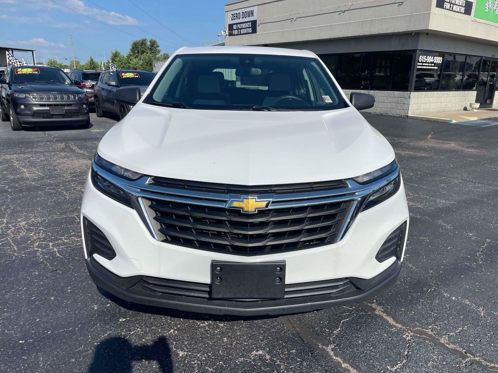 Used 2023 Chevrolet Equinox LS FWD image 2