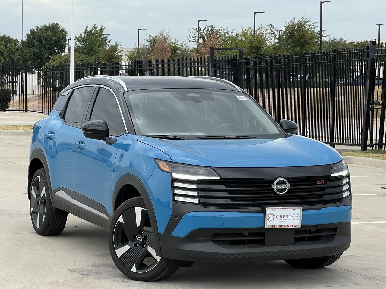 New 2026 Nissan Kicks SR FWD image 2