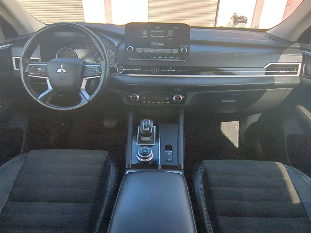 Used 2024 Mitsubishi Outlander SE Black Edition FWD image 19