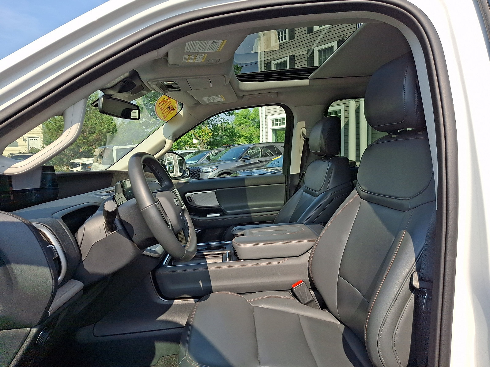 Certified 2025 Ford Expedition Active AWD/4WD image 15
