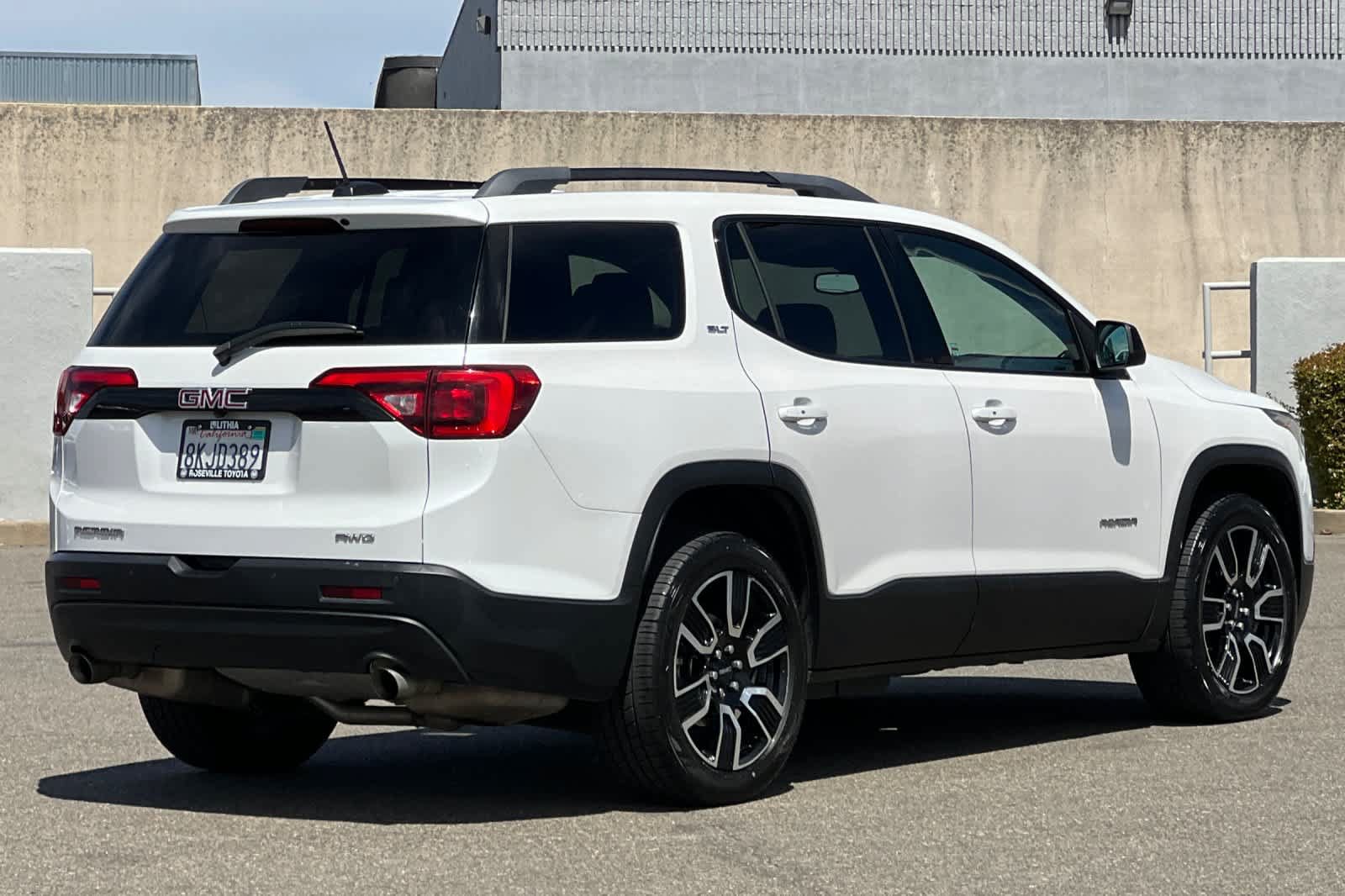 Used 2019 GMC Acadia SLT w/ Black Edition AWD/4WD image 2