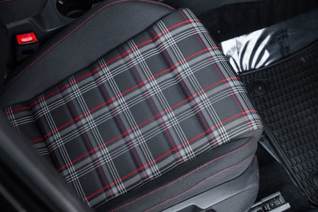 Used 2021 Volkswagen Golf S image 80