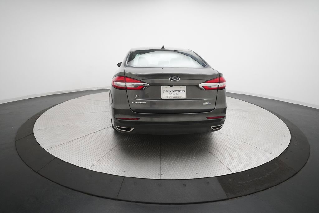 Used 2020 Ford Fusion SE image 25