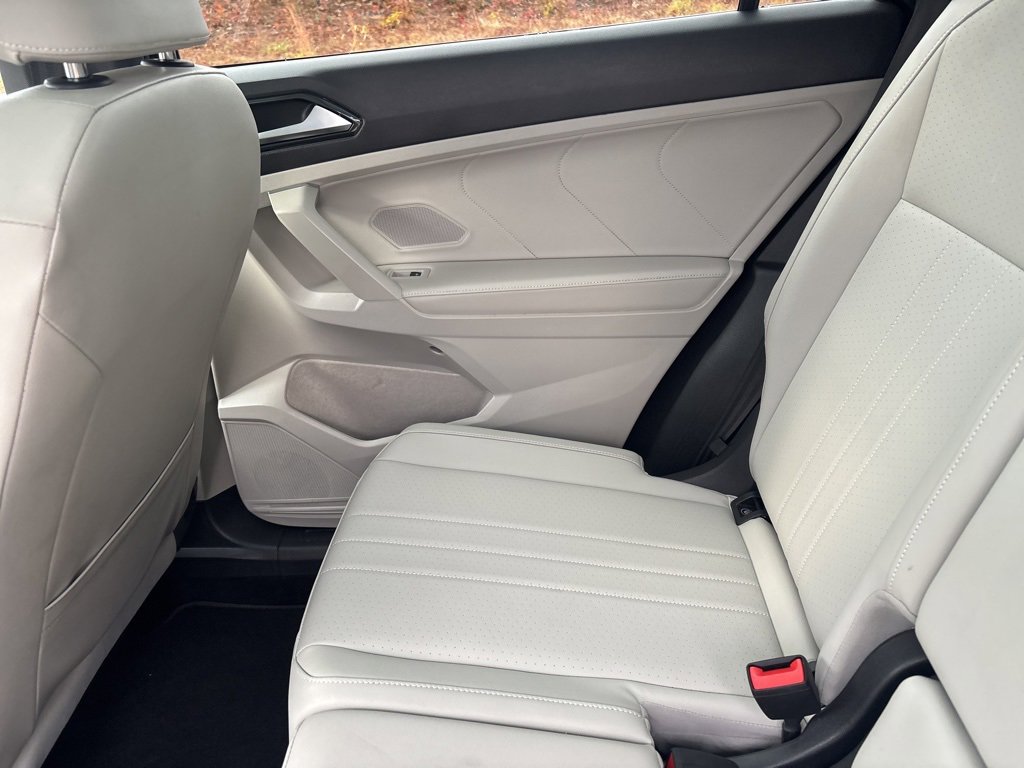 Used 2023 Volkswagen Tiguan SE R-Line image 45