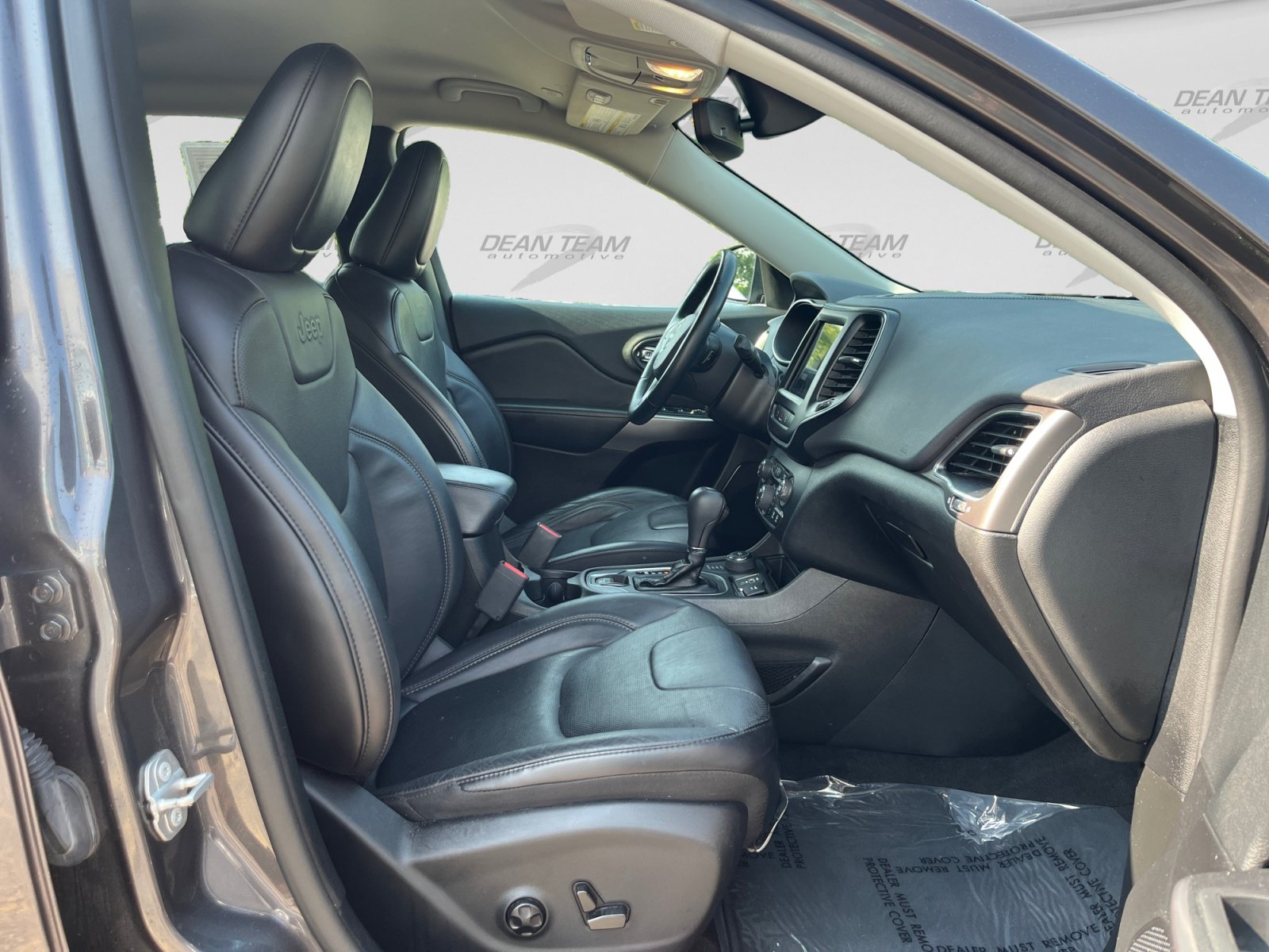 Used 2021 Jeep Cherokee Latitude Lux w/ Comfort/Convenience Group AWD/4WD image 17