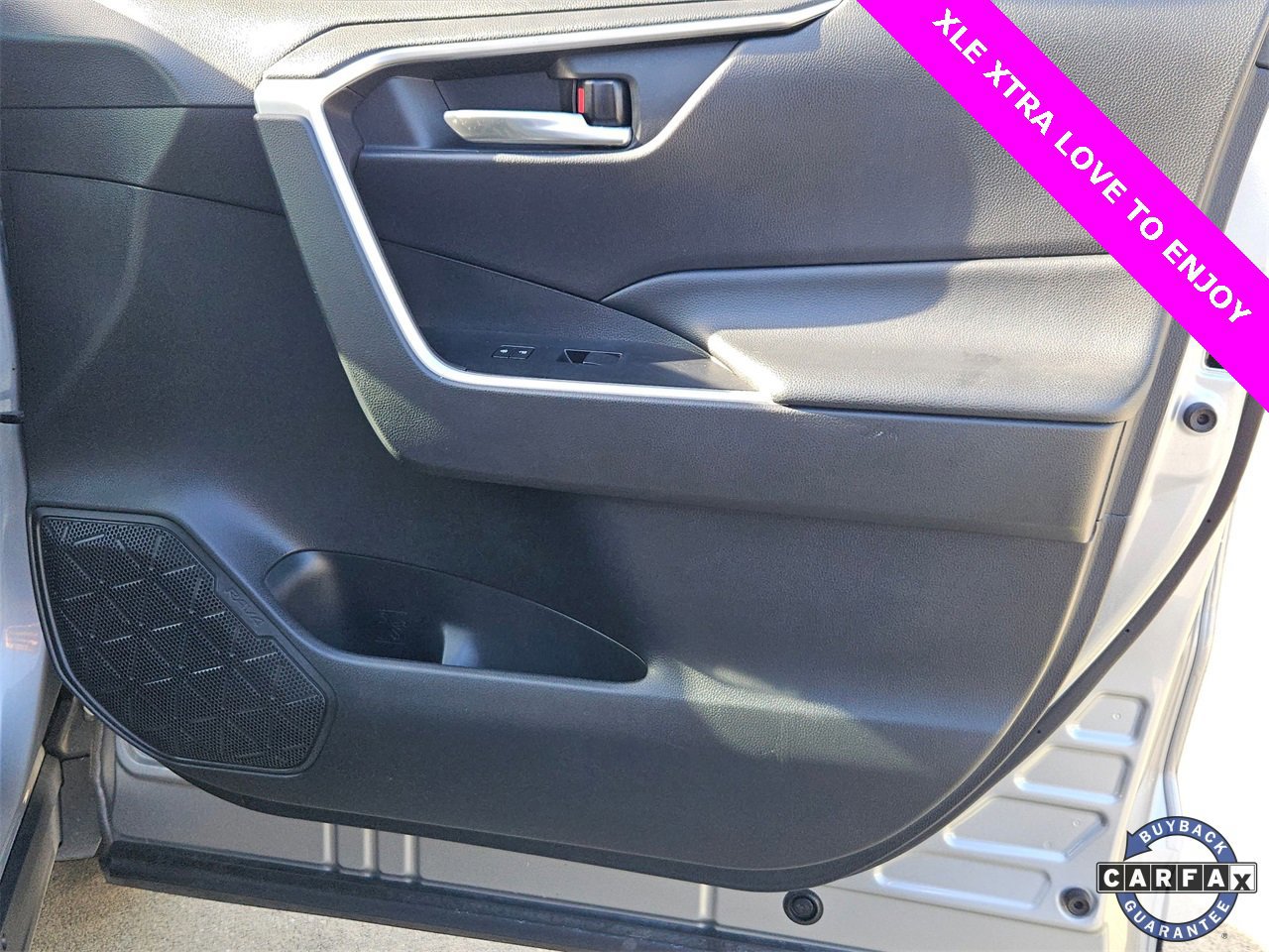 Used 2021 Toyota RAV4 XLE image 19