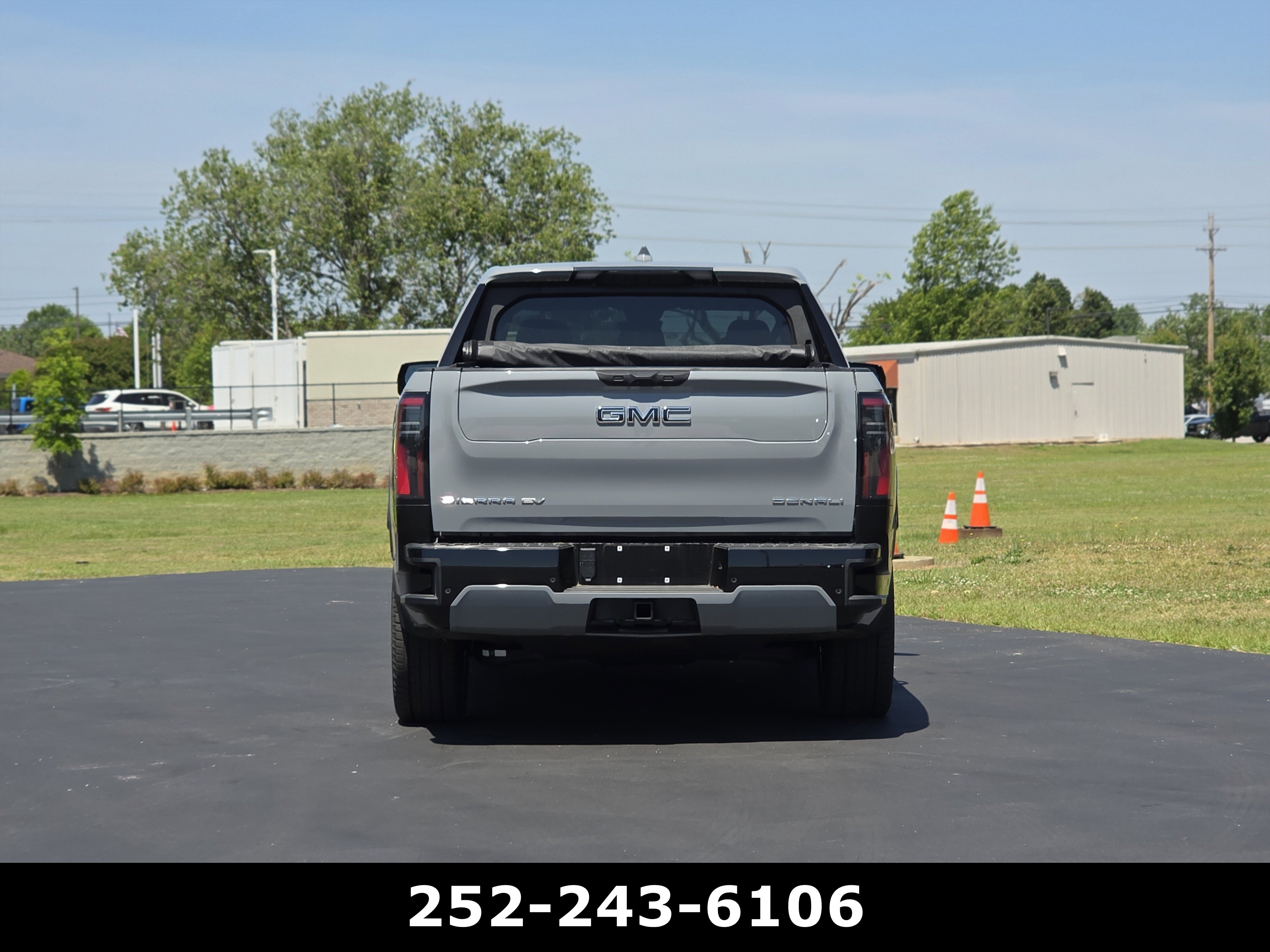 Used 2025 GMC Sierra EV Denali AWD/4WD image 6