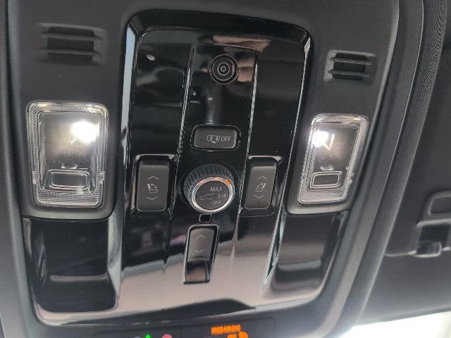 New 2026 Chevrolet Suburban High Country image 33