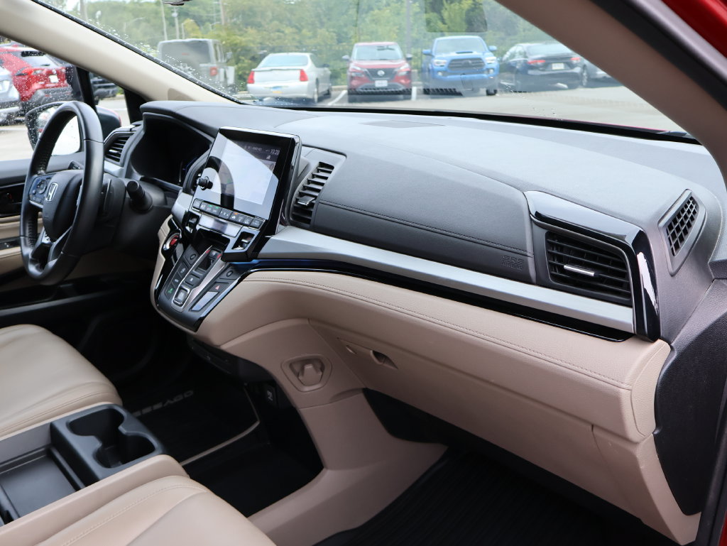 Certified 2023 Honda Odyssey Touring image 9