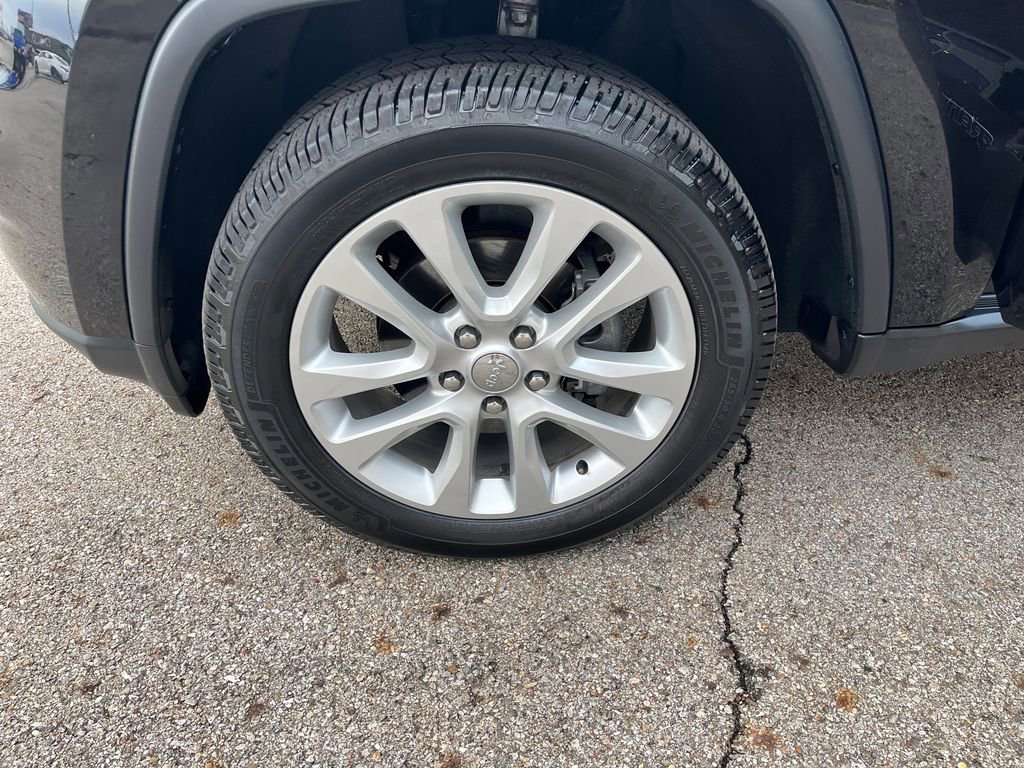 Used 2017 Jeep Grand Cherokee Limited w/ Luxury Group II image 29