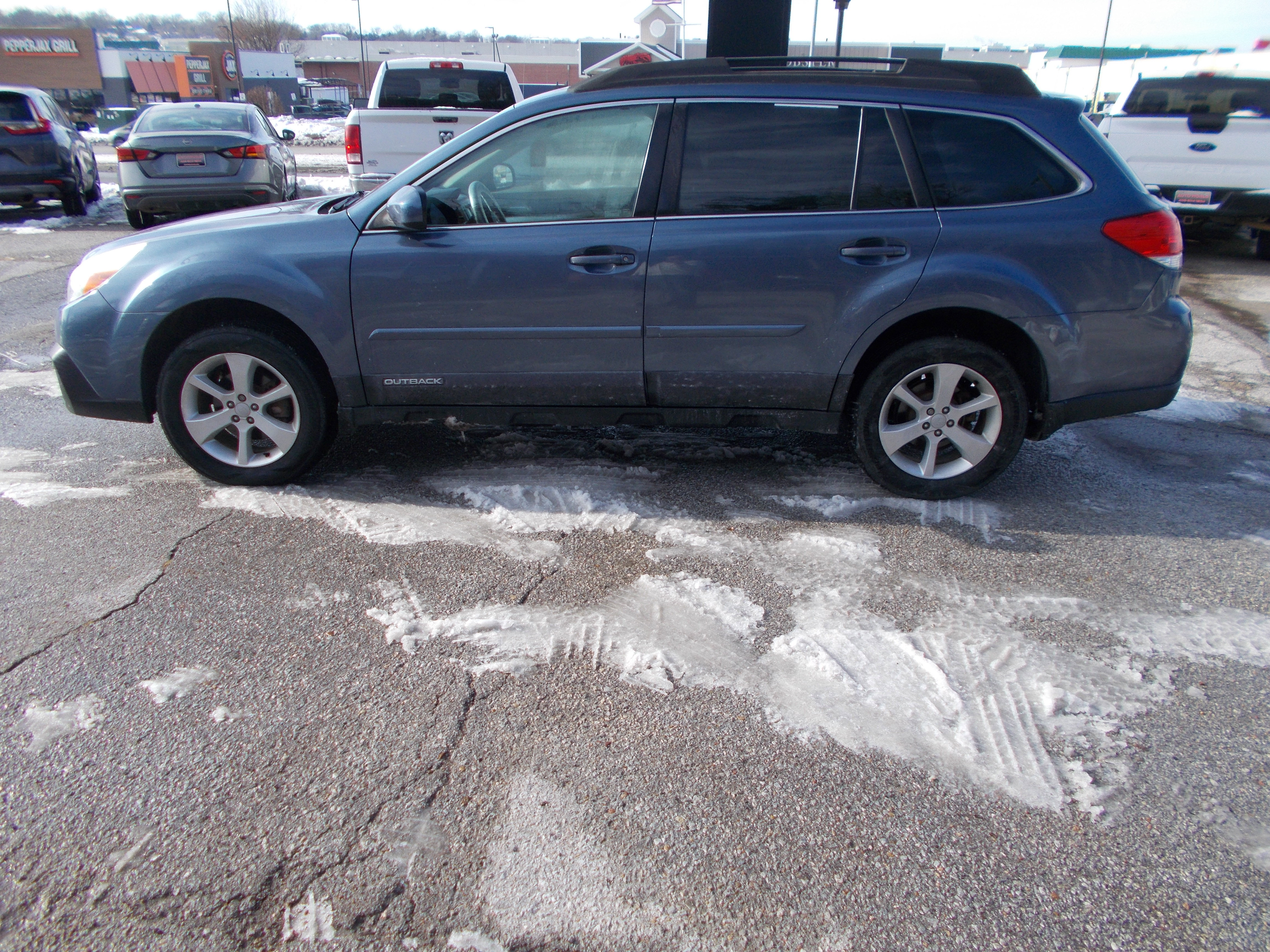Used 2013 Subaru Outback 2.5i Premium image 8