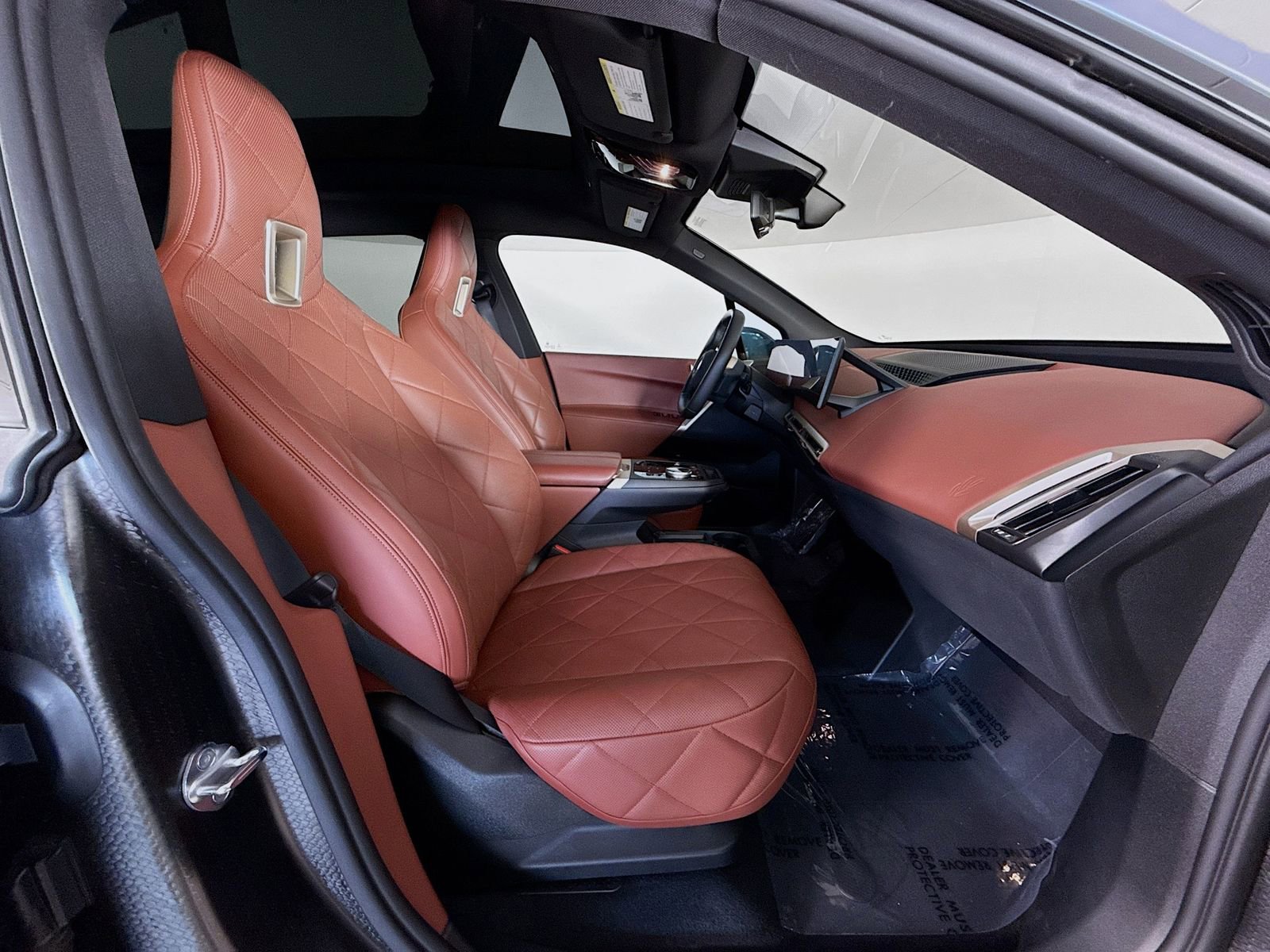 Used 2023 BMW iX xDrive50 w/ Sport Package image 29