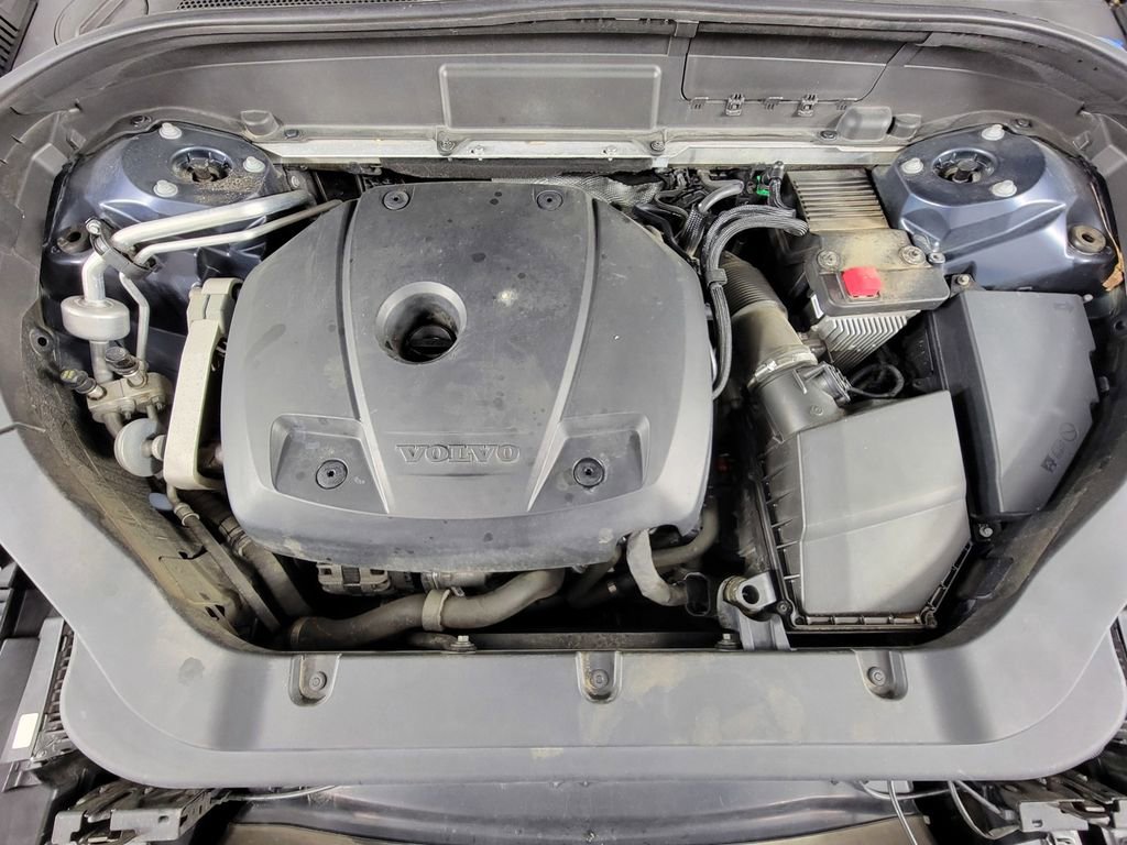 Used 2019 Volvo XC60 T5 Momentum w/ Premium Package image 40