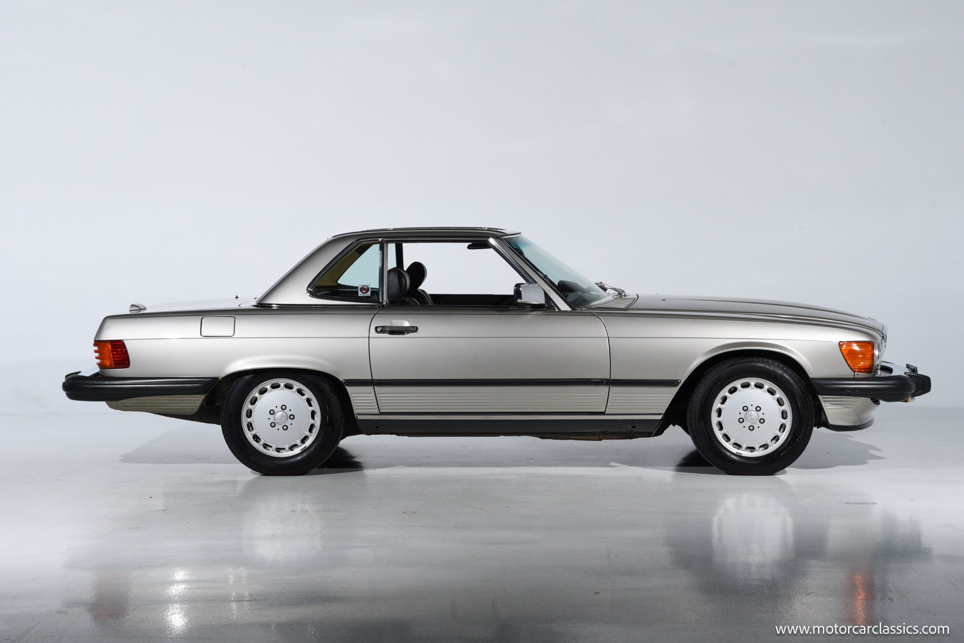 Used 1988 Mercedes-Benz 560 SL image 14