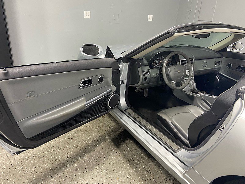Used 2007 Chrysler Crossfire Limited image 17