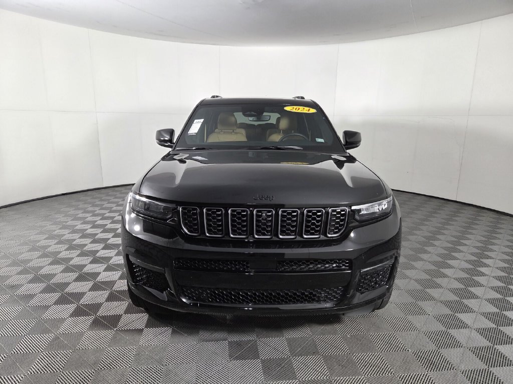Used 2024 Jeep Grand Cherokee L Summit w/ High Altitude Package AWD/4WD image 3