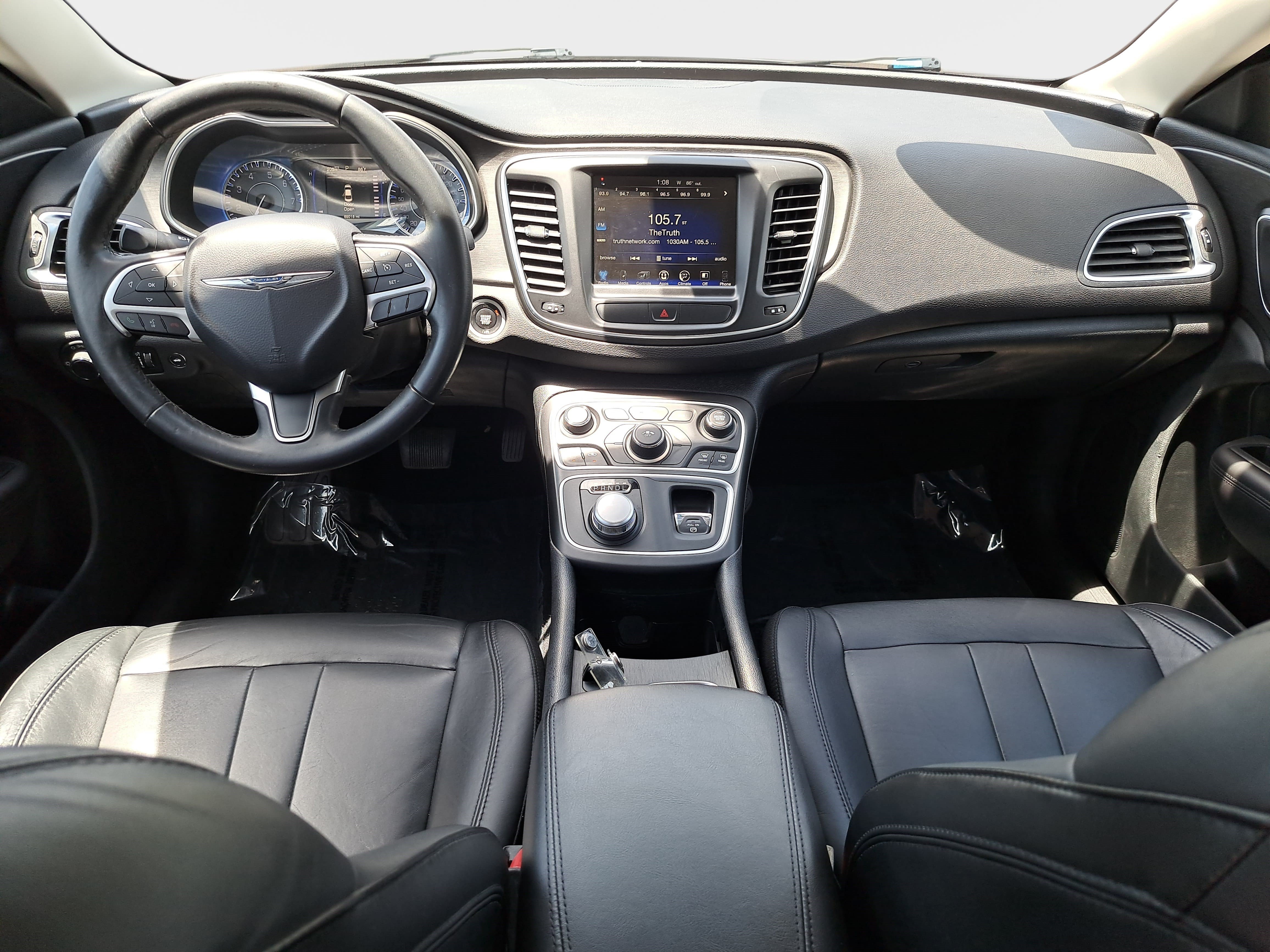 Used 2017 Chrysler 200 Limited Platinum FWD image 9
