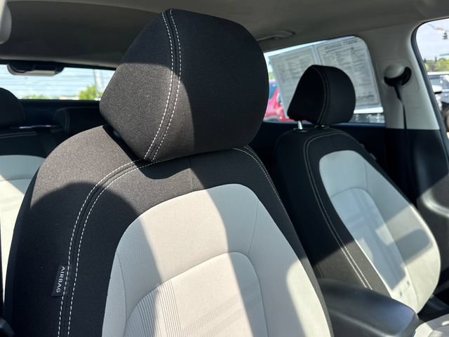 Used 2024 Hyundai Venue SEL FWD image 22