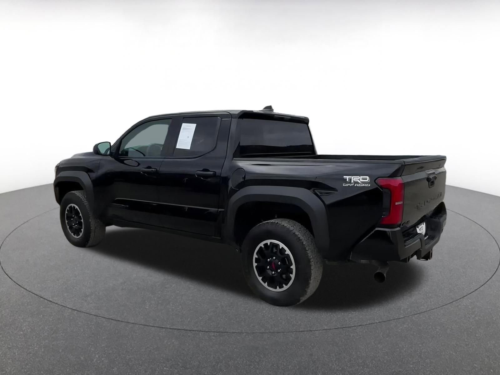 Used 2025 Toyota Tacoma SR image 10