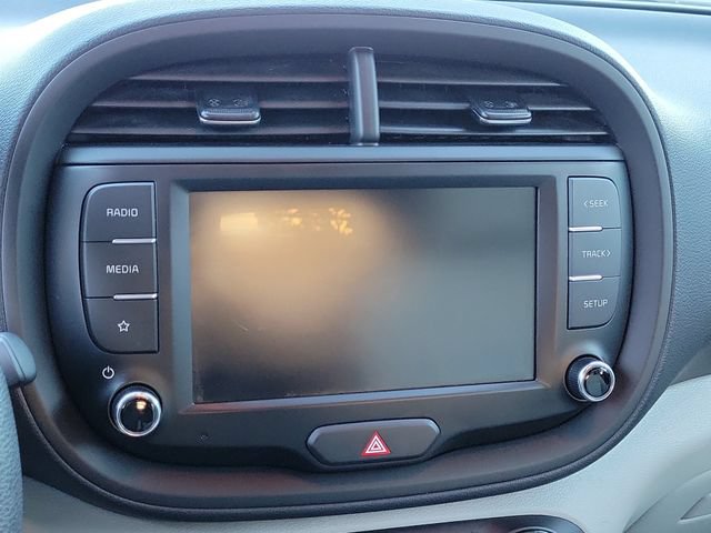 Used 2023 Kia Soul LX w/ LX Technology Package FWD image 21