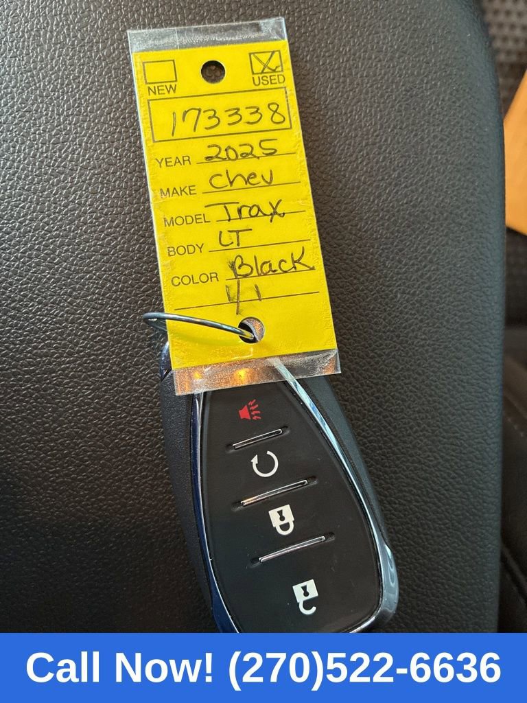 Used 2025 Chevrolet Trax LT image 42