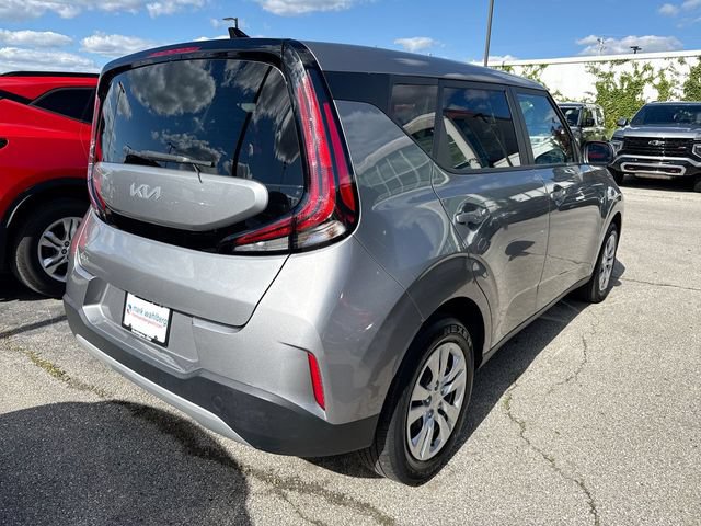 Used 2023 Kia Soul LX FWD image 3