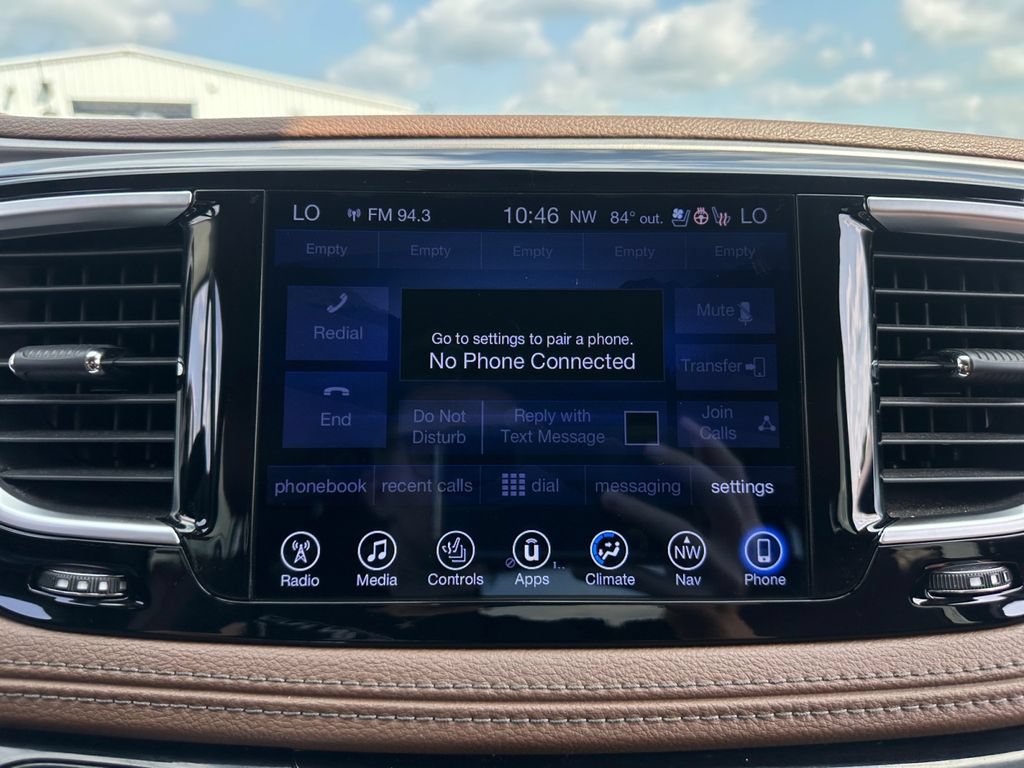 Used 2017 Chrysler Pacifica Limited w/ UConnect Theater Package FWD image 46