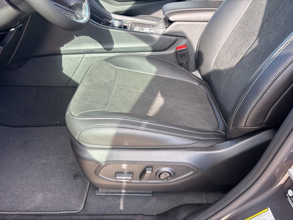 New 2025 Jeep Grand Cherokee Altitude image 15