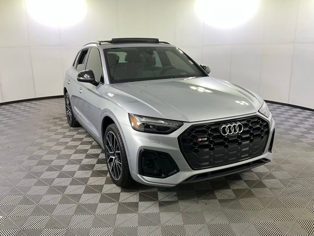 Used 2023 Audi SQ5 Prestige w/ Prestige Package AWD/4WD image 3