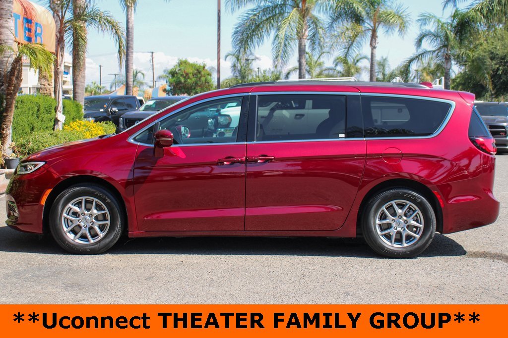 Used 2021 Chrysler Pacifica Touring w/ Uconnect Theater Family Group image 5