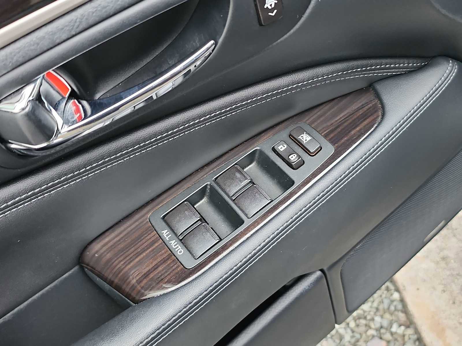 Used 2015 Lexus LS 460 image 15