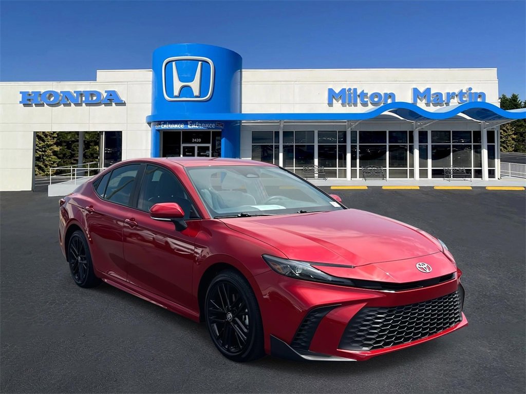 Used 2025 Toyota Camry SE