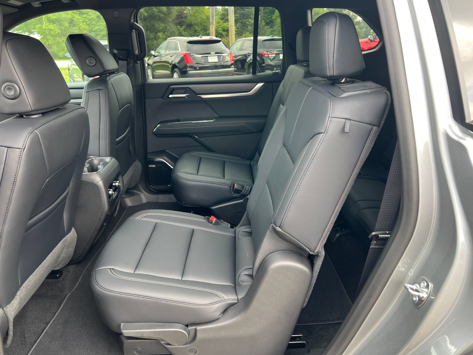 New 2027 GMC Acadia Elevation w/ Elevation Premium Package AWD/4WD image 5