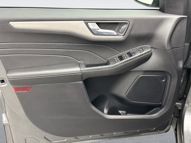 Used 2022 Ford Escape SEL image 9