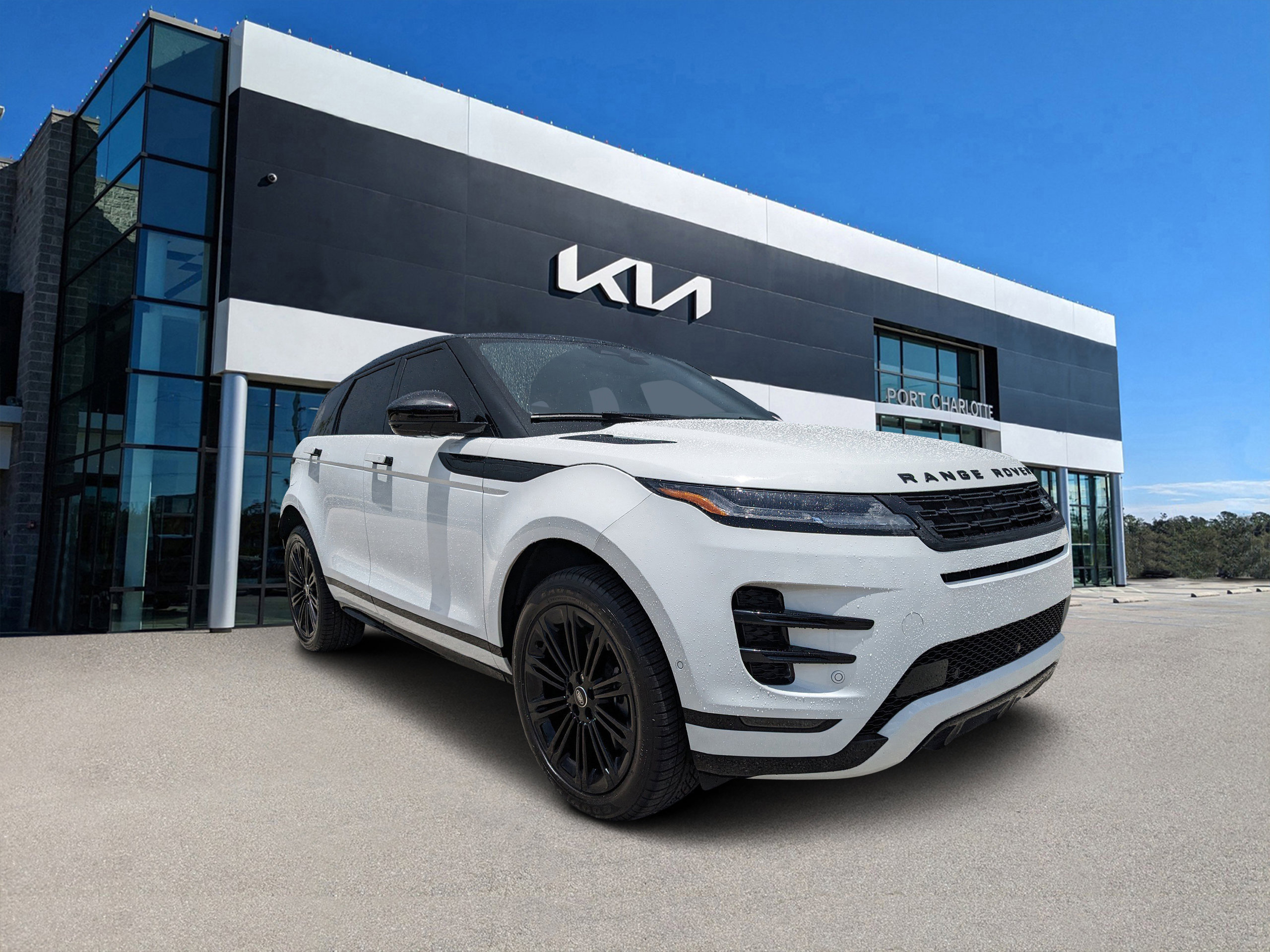 Used 2025 Land Rover Range Rover Evoque Dynamic SE image 1