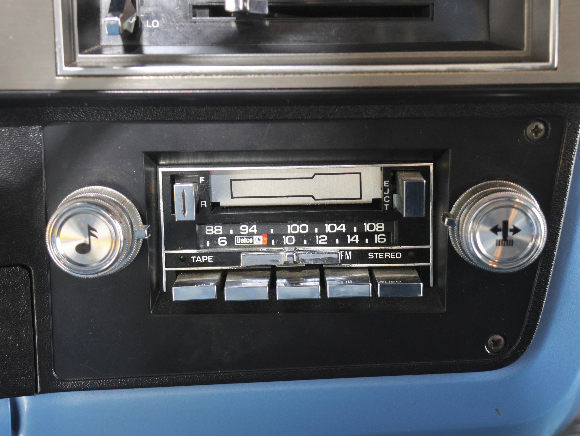 Used 1987 GMC Suburban 2WD image 86