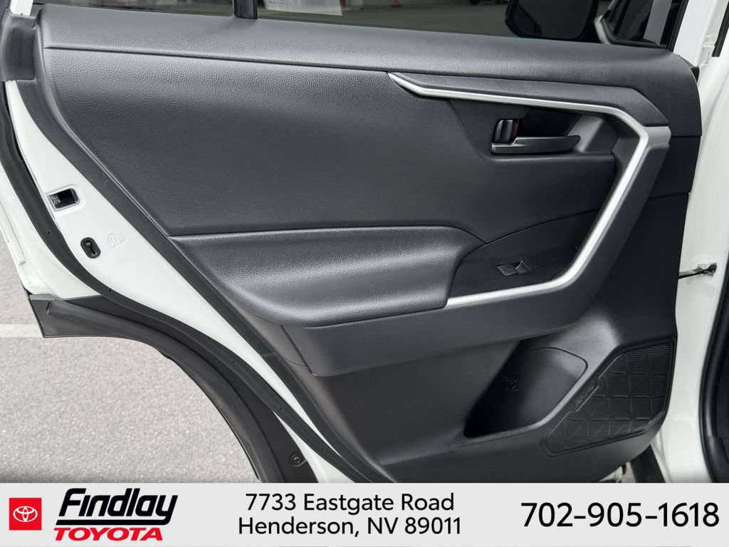 Used 2022 Toyota RAV4 LE FWD image 19