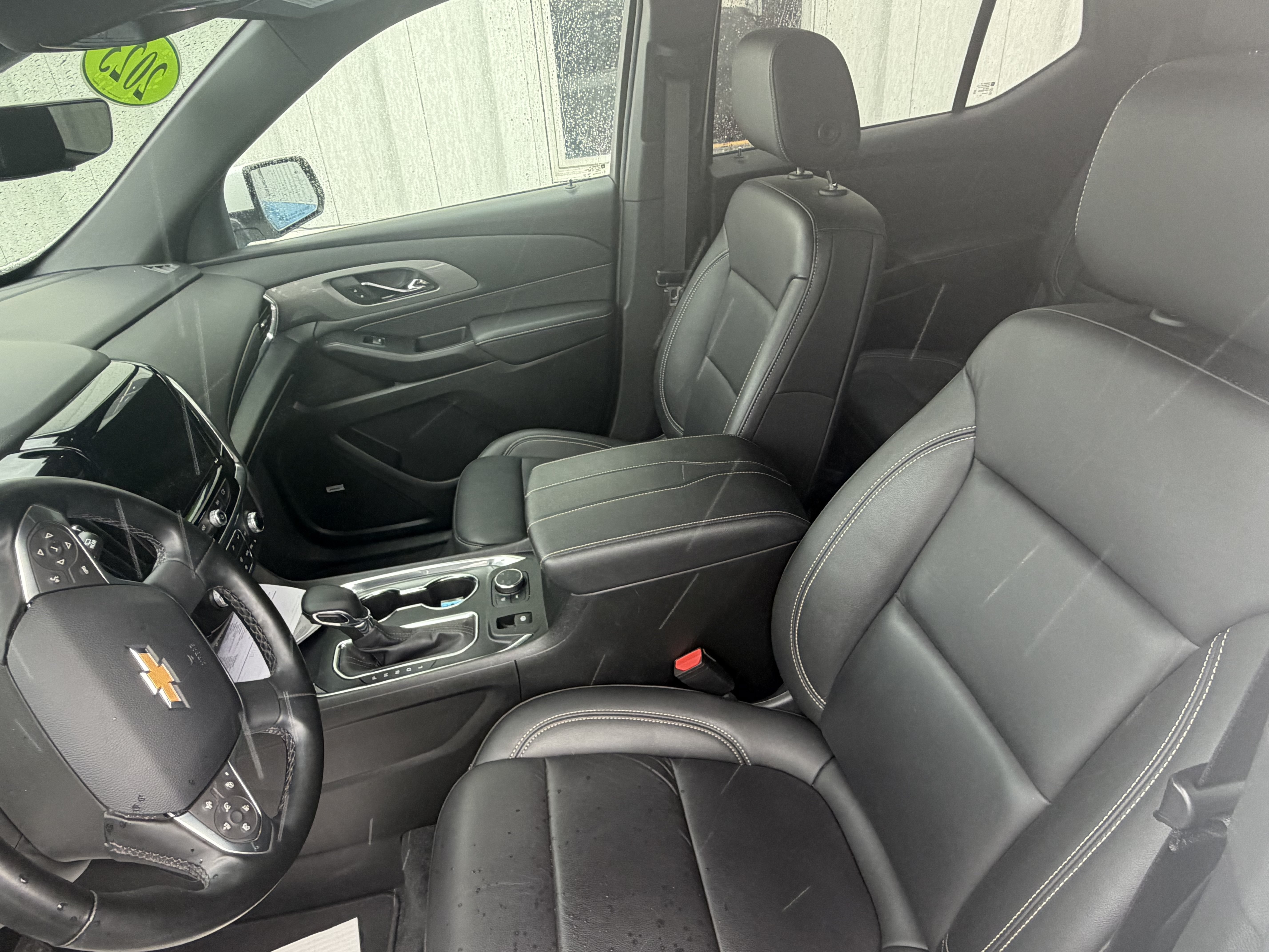 Used 2023 Chevrolet Traverse LT w/ LT Premium Package AWD/4WD image 7
